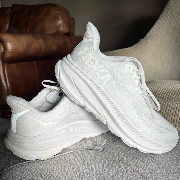 HOKA Clifton 9 Running Shoe - Picture 2 of 6